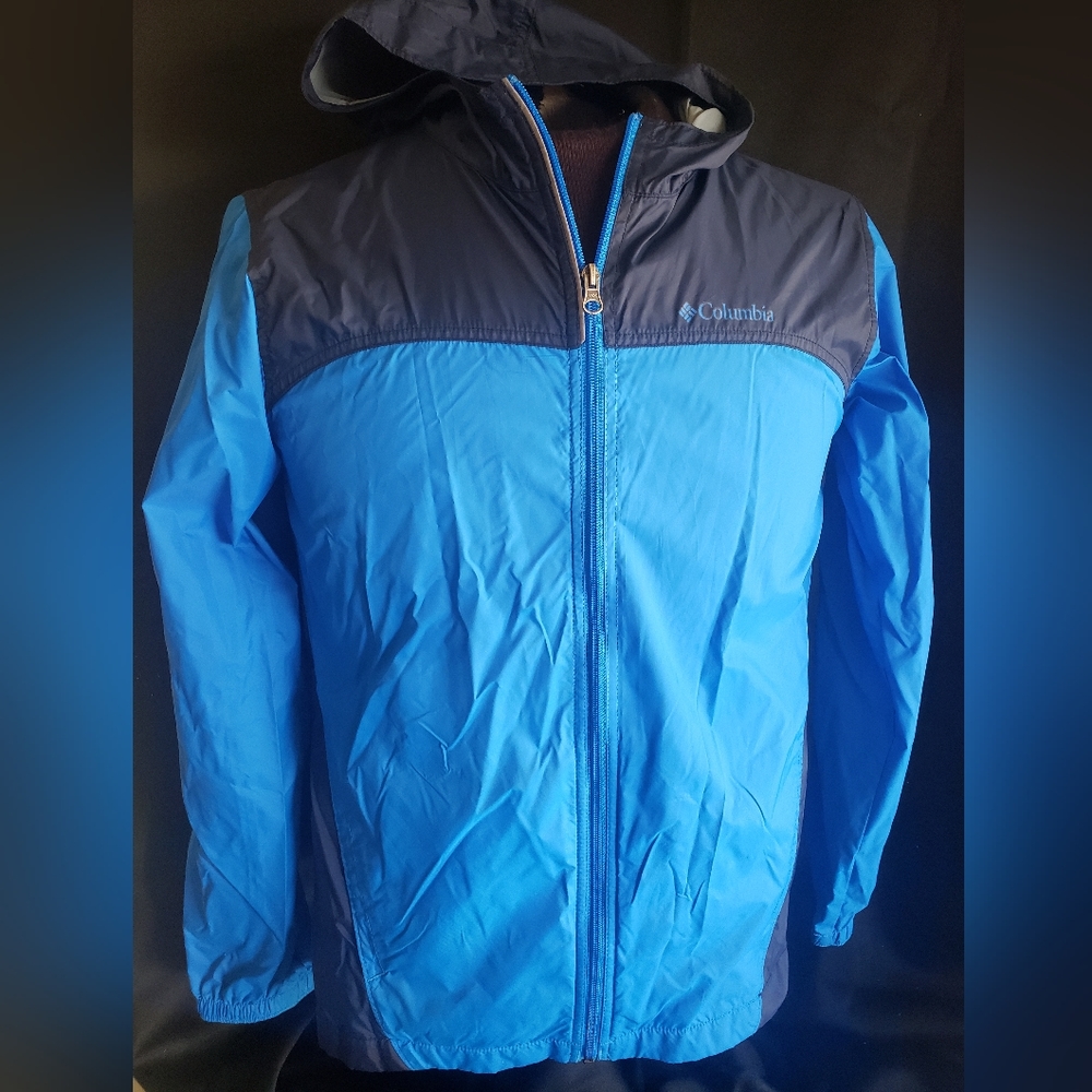 Columbia Youth size XL (18/20) Windbreaker.   FF145